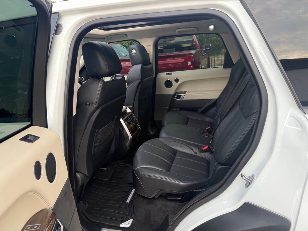 Land Rover Range Rover Sport Vehicle Full-screen Gallery Image 13