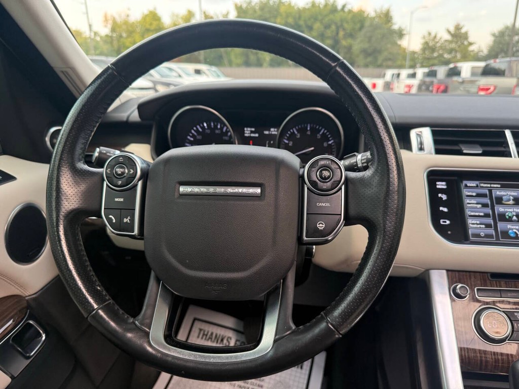 Land Rover Range Rover Sport Vehicle Full-screen Gallery Image 22