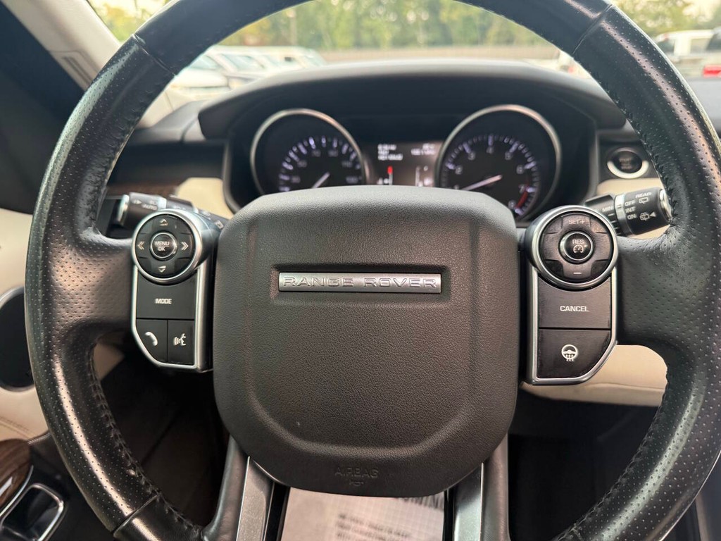 Land Rover Range Rover Sport Vehicle Full-screen Gallery Image 23