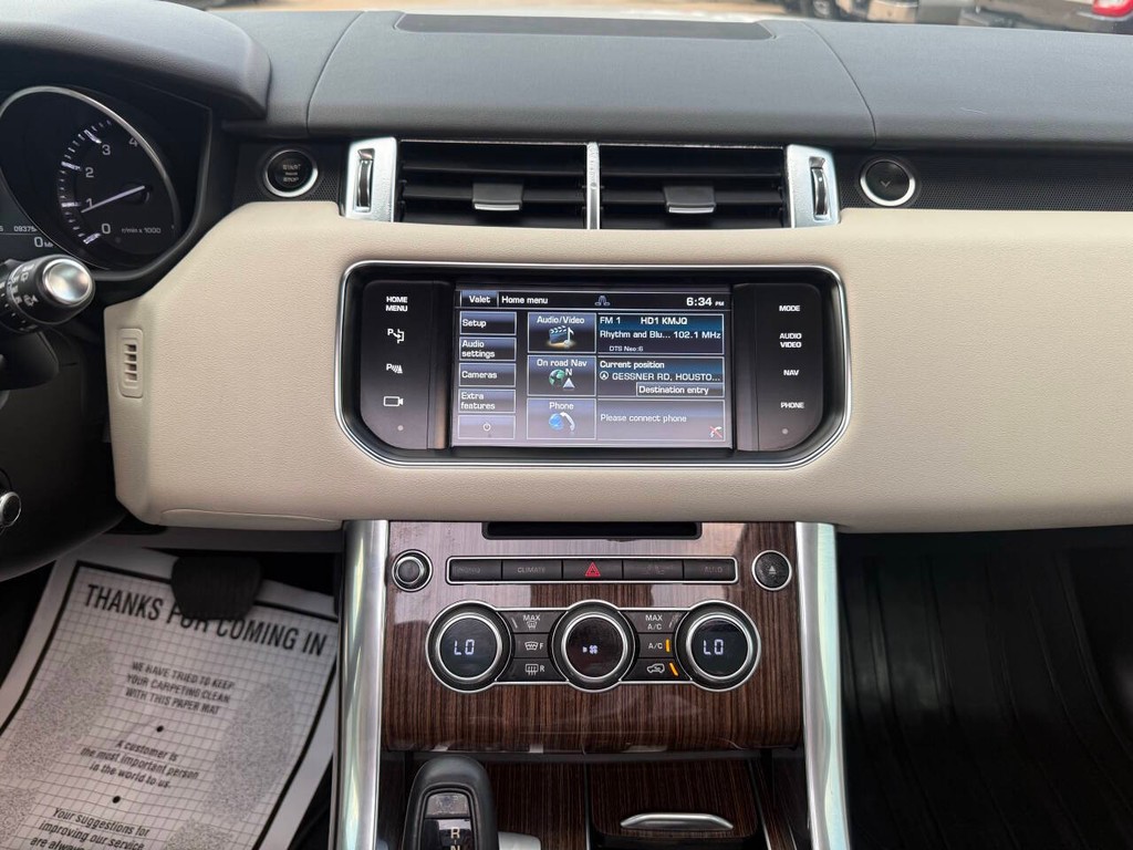 Land Rover Range Rover Sport Vehicle Full-screen Gallery Image 24