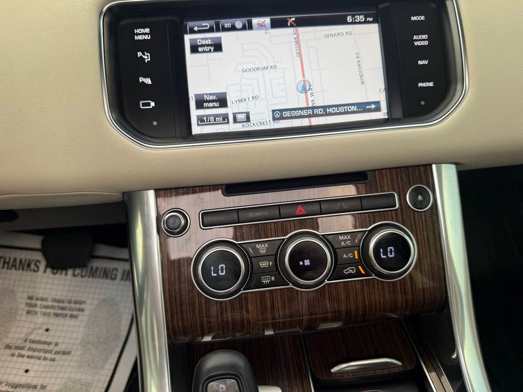 Land Rover Range Rover Sport Vehicle Full-screen Gallery Image 27