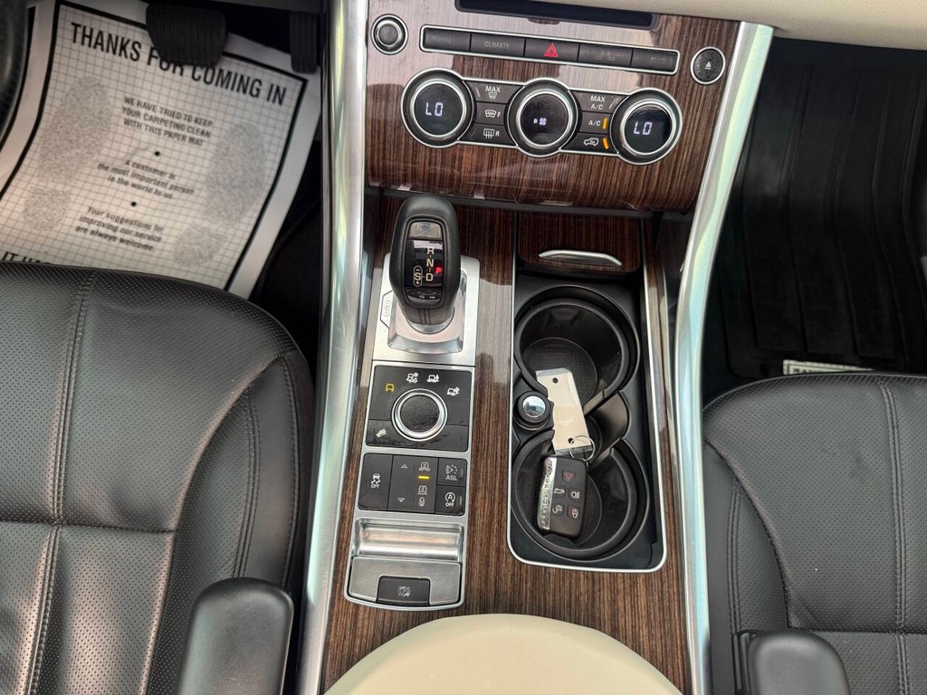 Land Rover Range Rover Sport Vehicle Full-screen Gallery Image 28