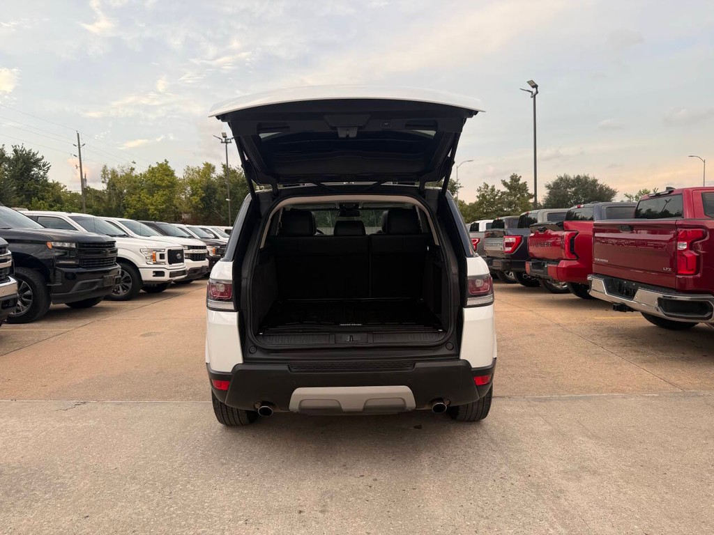 Land Rover Range Rover Sport Vehicle Full-screen Gallery Image 37