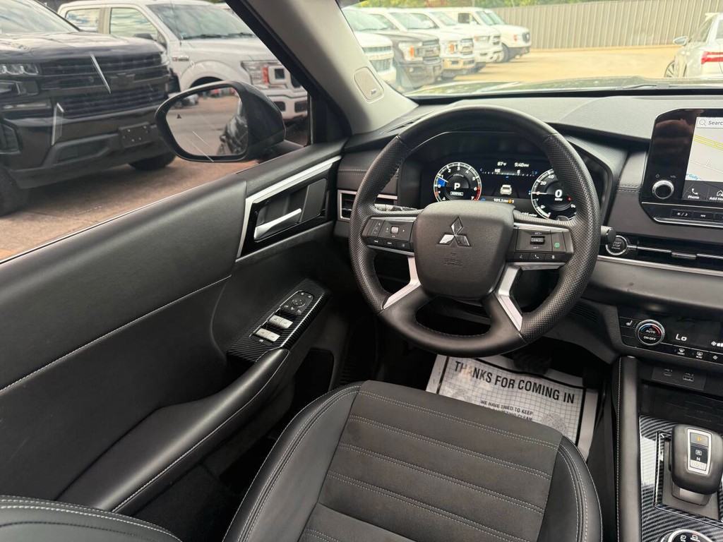 Mitsubishi Outlander Vehicle Full-screen Gallery Image 21