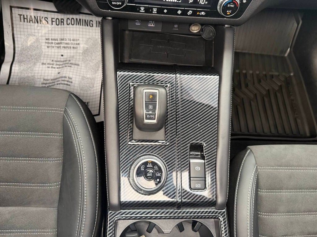 Mitsubishi Outlander Vehicle Full-screen Gallery Image 31