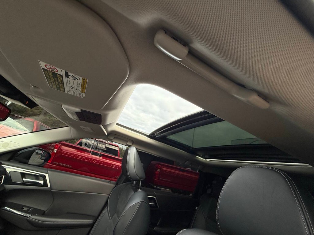 Mitsubishi Outlander Vehicle Full-screen Gallery Image 33