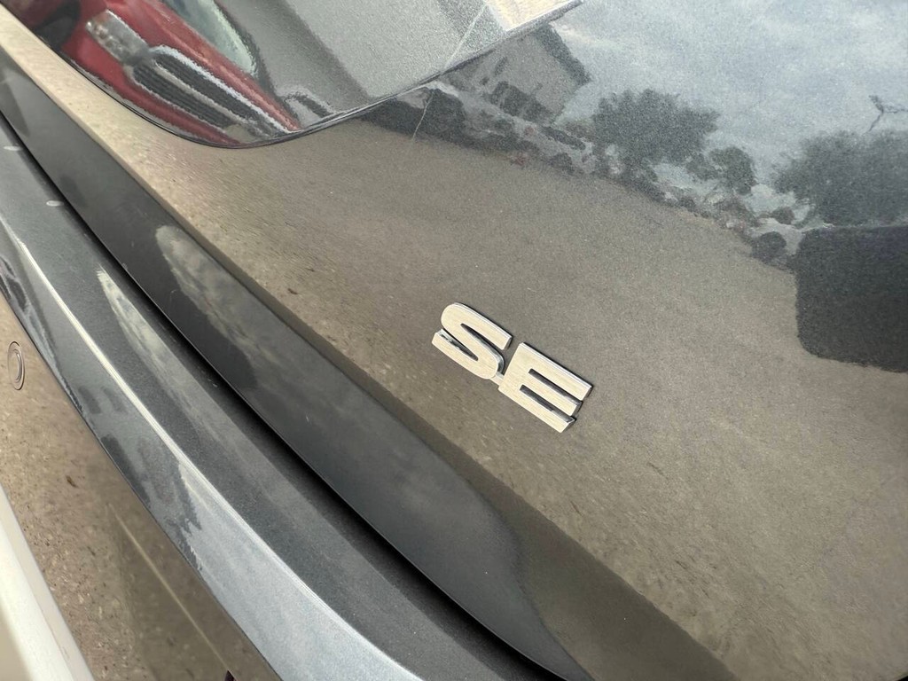 Mitsubishi Outlander Vehicle Full-screen Gallery Image 42