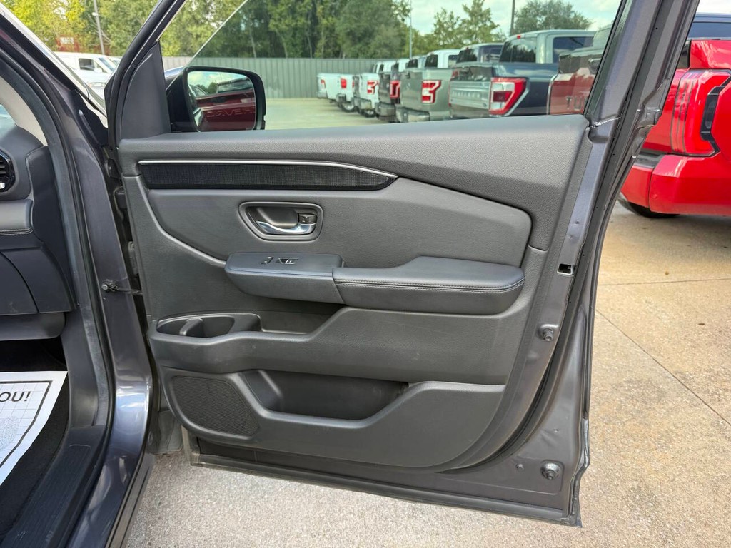 Honda Pilot Vehicle Full-screen Gallery Image 11