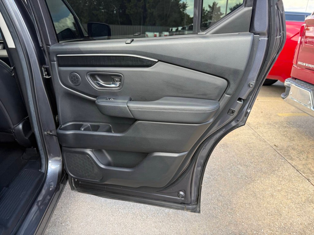 Honda Pilot Vehicle Full-screen Gallery Image 18