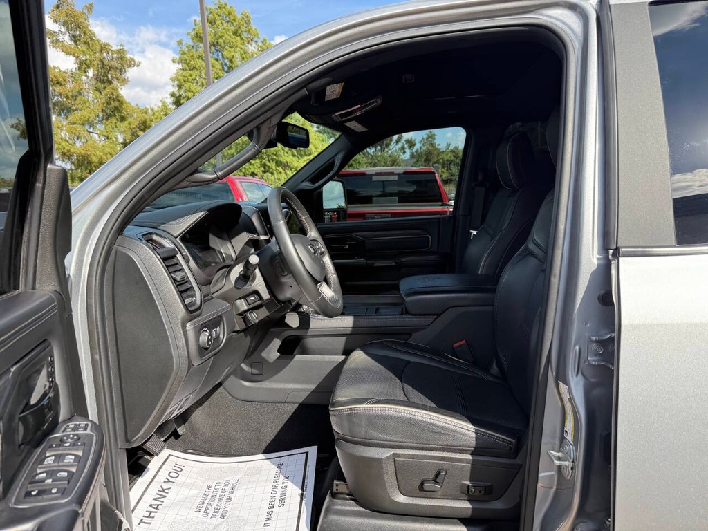 Ram 2500 Vehicle Full-screen Gallery Image 07