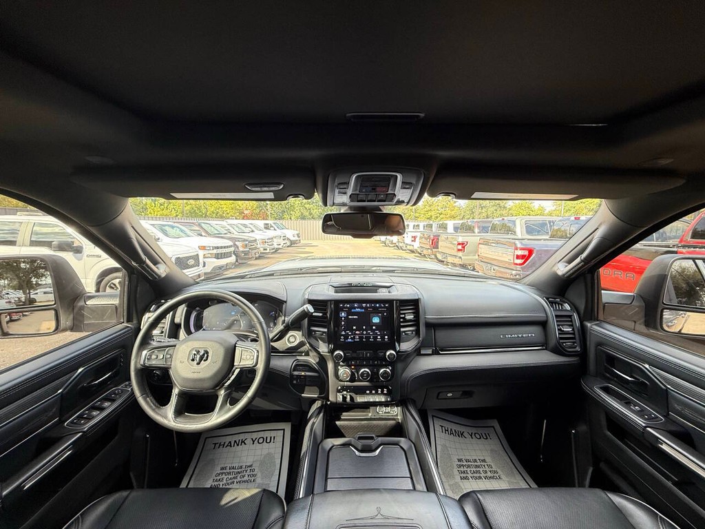 Ram 2500 Vehicle Full-screen Gallery Image 18