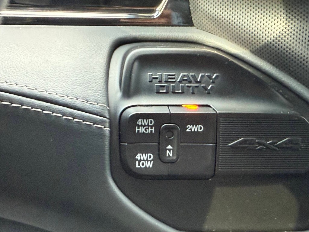 Ram 2500 Vehicle Full-screen Gallery Image 30