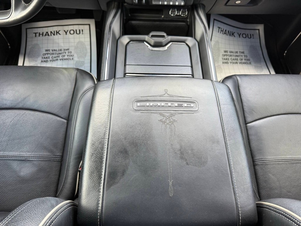 Ram 2500 Vehicle Full-screen Gallery Image 31