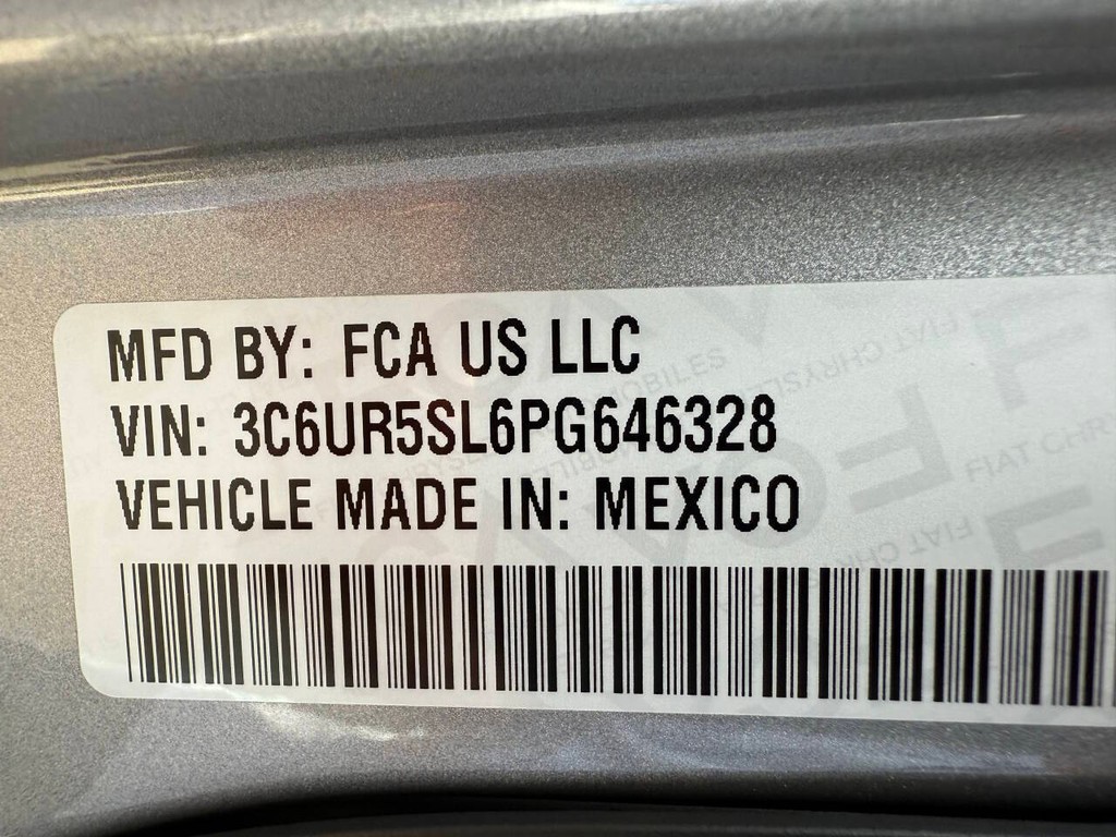 Ram 2500 Vehicle Full-screen Gallery Image 36