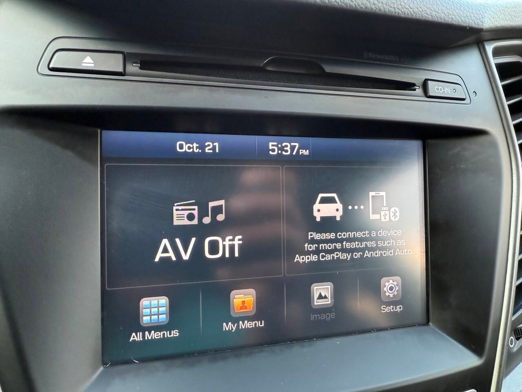 Hyundai Santa Fe Sport Vehicle Full-screen Gallery Image 25