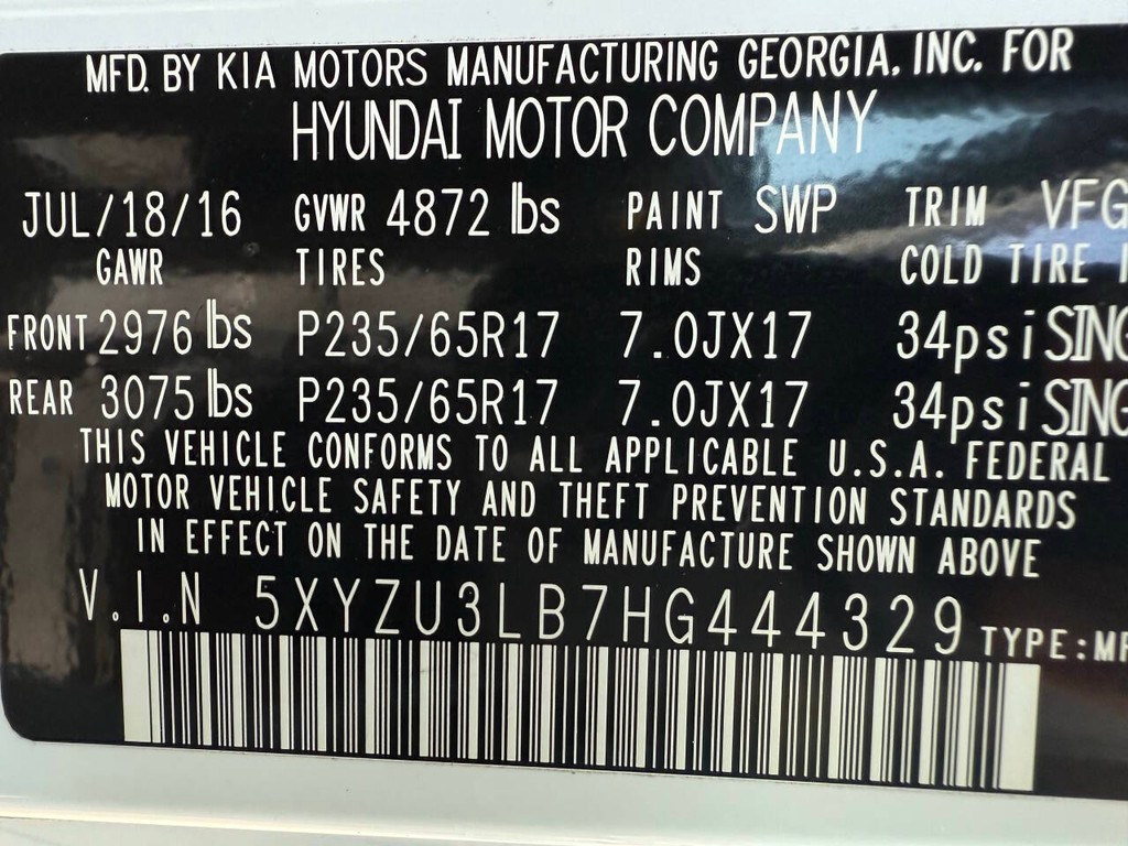 Hyundai Santa Fe Sport Vehicle Full-screen Gallery Image 33