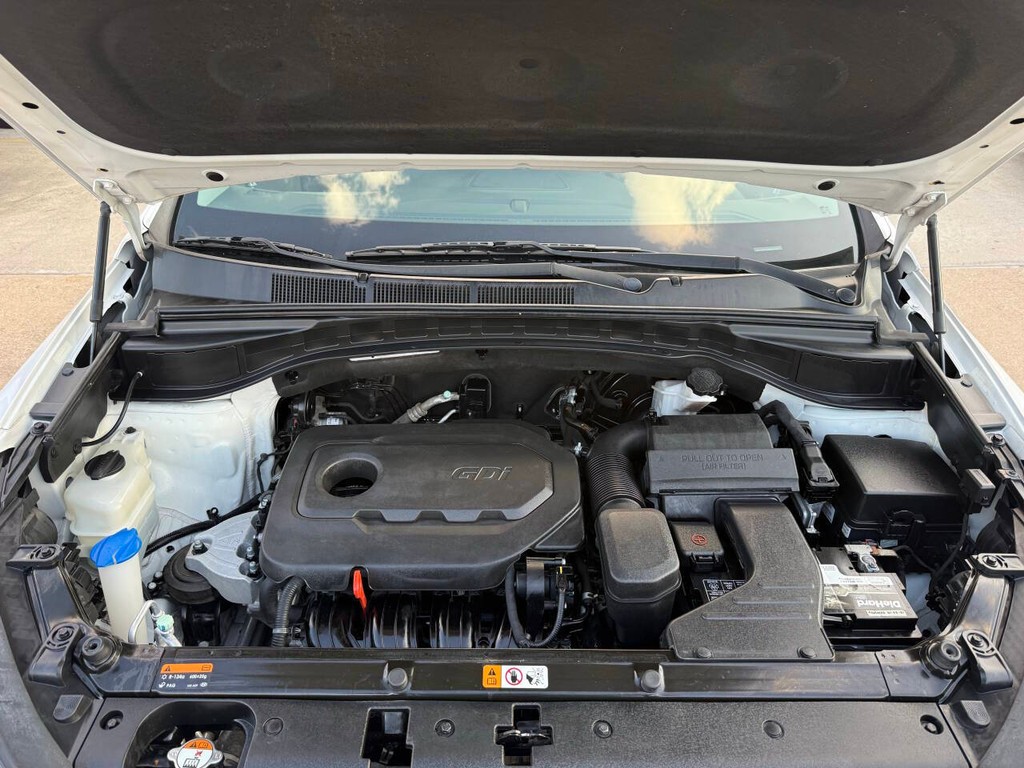 Hyundai Santa Fe Sport Vehicle Full-screen Gallery Image 34