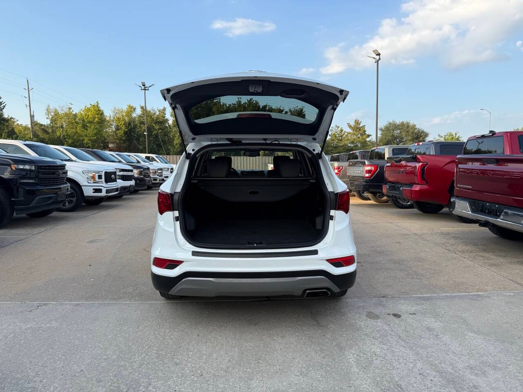 Hyundai Santa Fe Sport Vehicle Full-screen Gallery Image 36