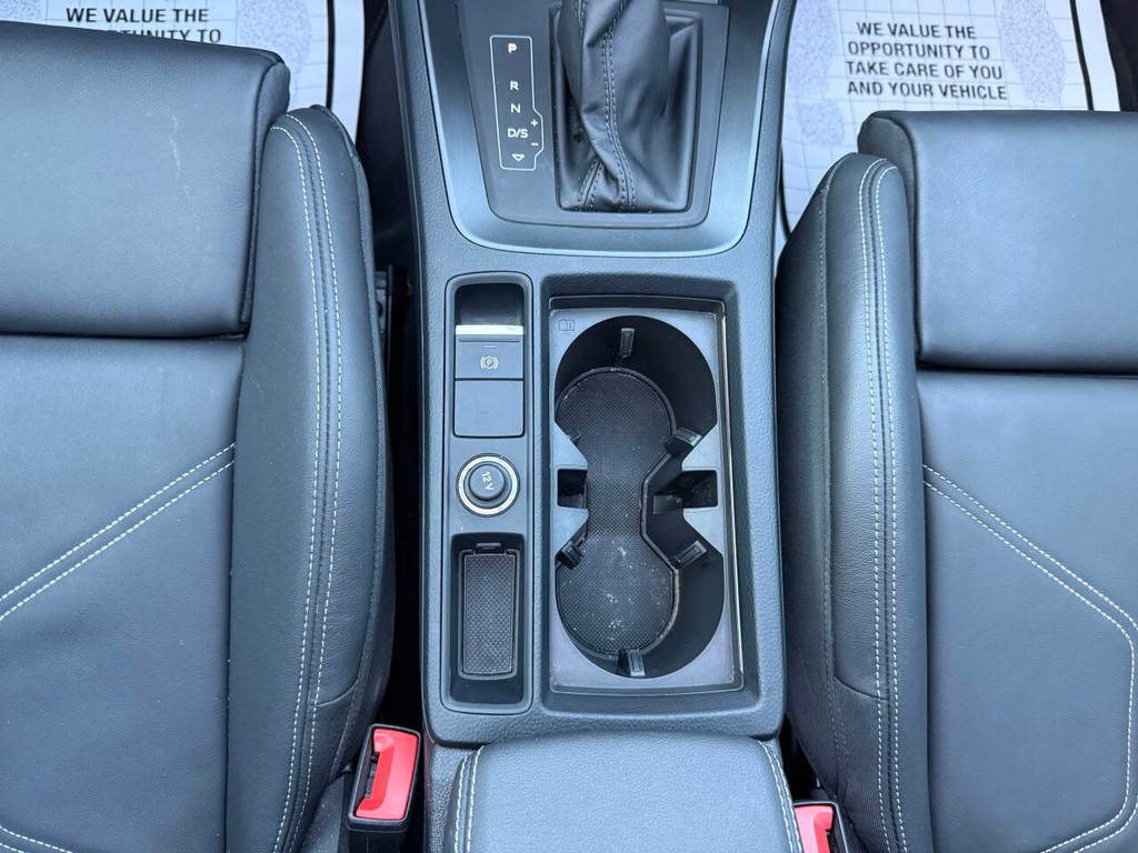 Audi Q3 Vehicle Full-screen Gallery Image 29