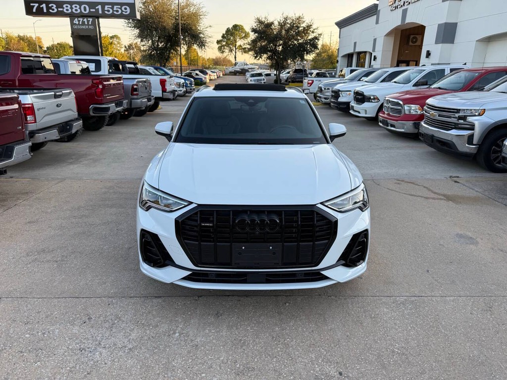 Audi Q3 Vehicle Full-screen Gallery Image 44