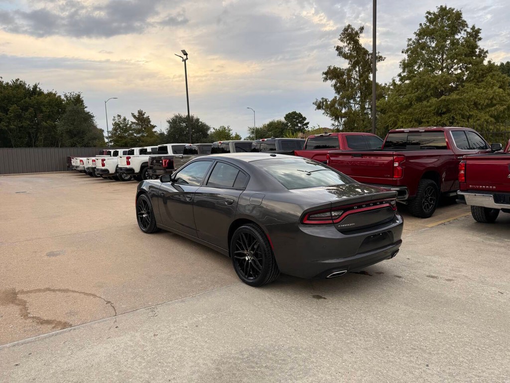 Dodge Charger Vehicle Full-screen Gallery Image 04