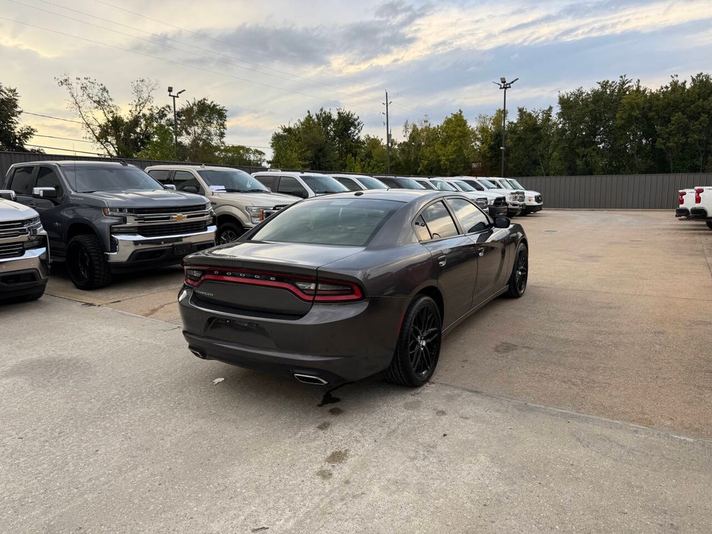 Dodge Charger Vehicle Full-screen Gallery Image 05