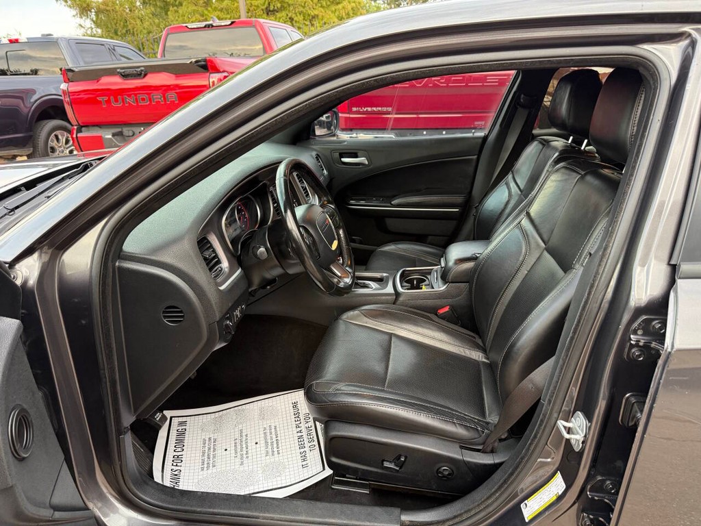 Dodge Charger Vehicle Full-screen Gallery Image 07