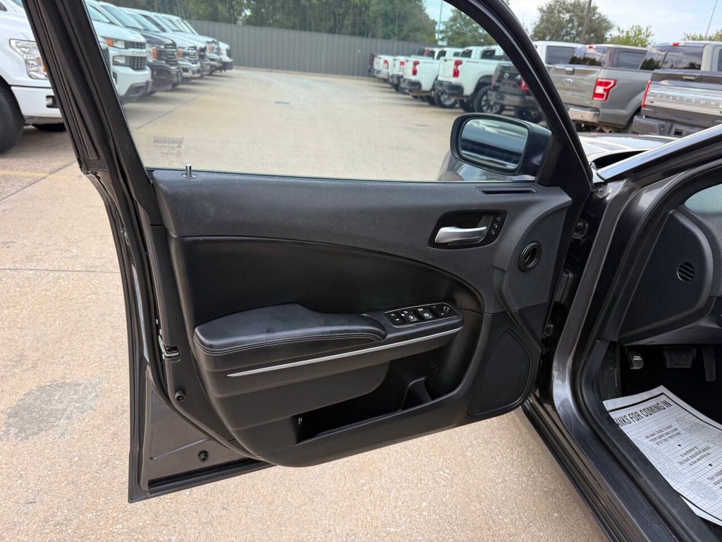 Dodge Charger Vehicle Full-screen Gallery Image 08