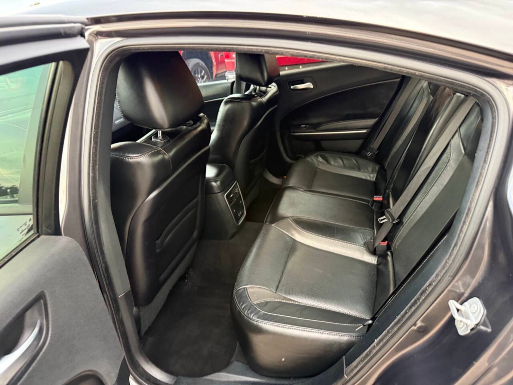 Dodge Charger Vehicle Full-screen Gallery Image 13