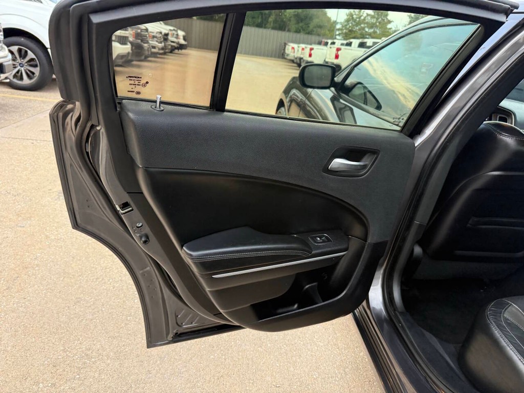 Dodge Charger Vehicle Full-screen Gallery Image 14