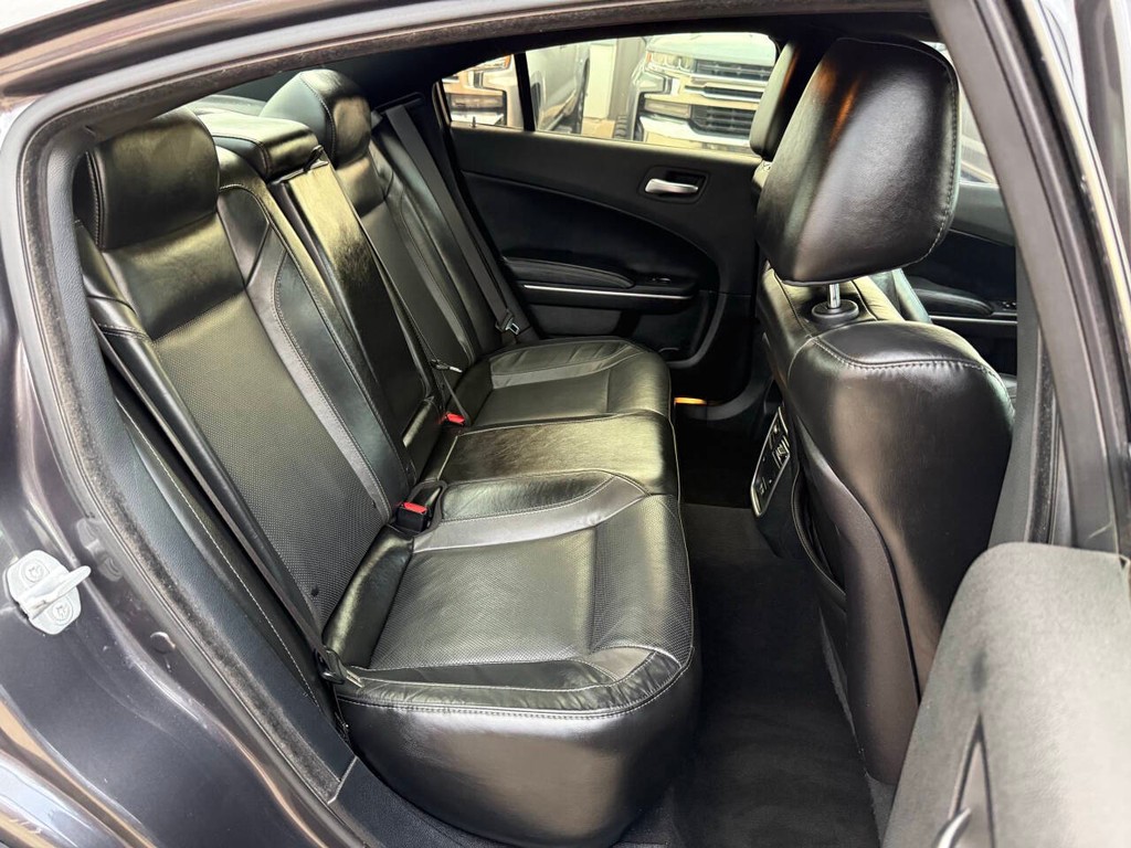 Dodge Charger Vehicle Full-screen Gallery Image 15