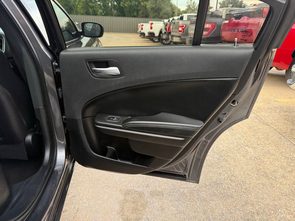 Dodge Charger Vehicle Full-screen Gallery Image 16