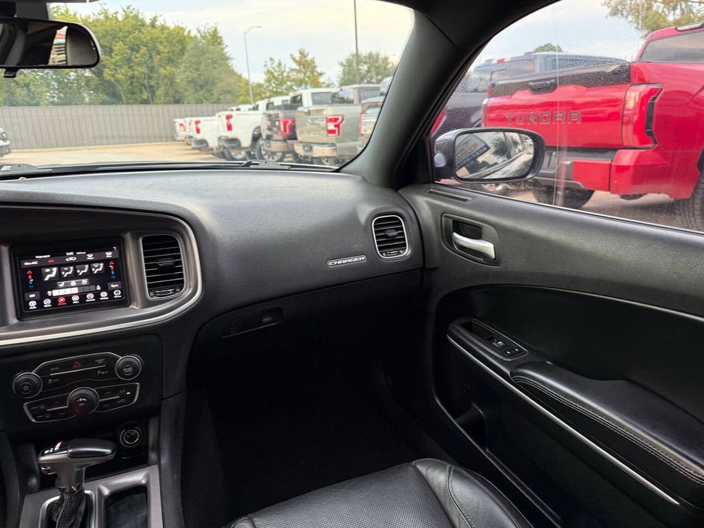 Dodge Charger Vehicle Full-screen Gallery Image 20