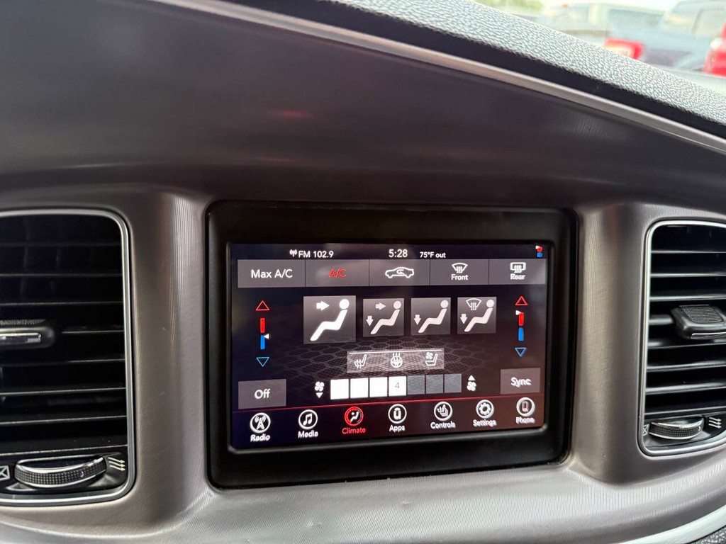 Dodge Charger Vehicle Full-screen Gallery Image 25