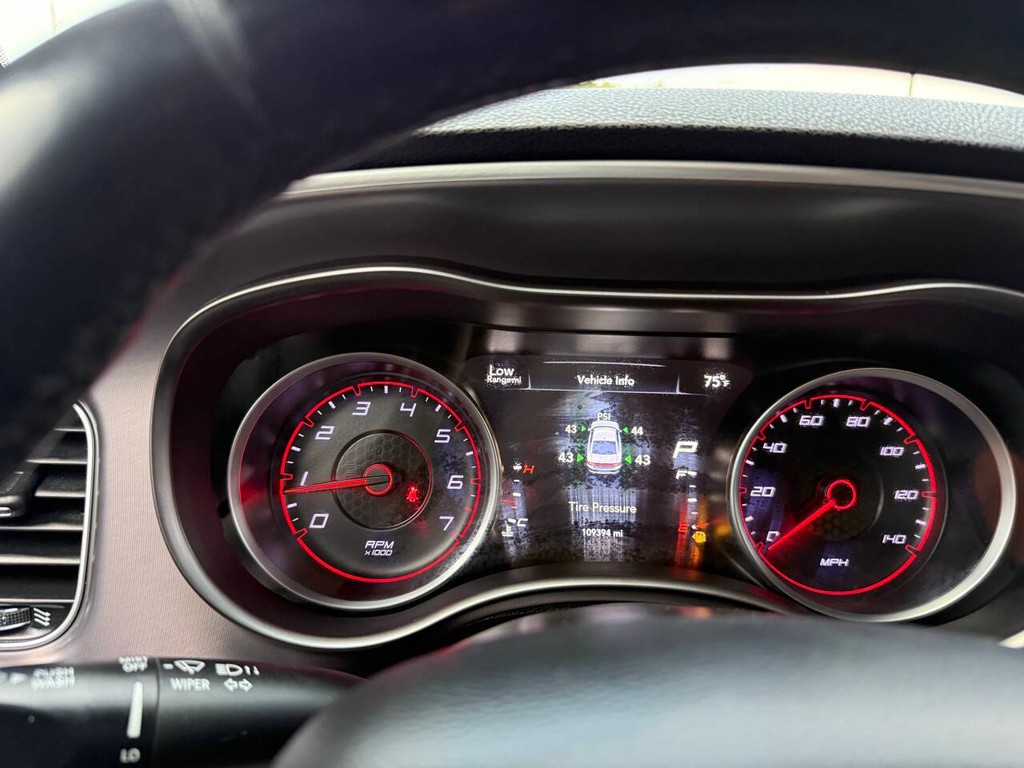 Dodge Charger Vehicle Full-screen Gallery Image 31