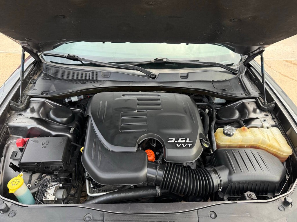 Dodge Charger Vehicle Full-screen Gallery Image 34