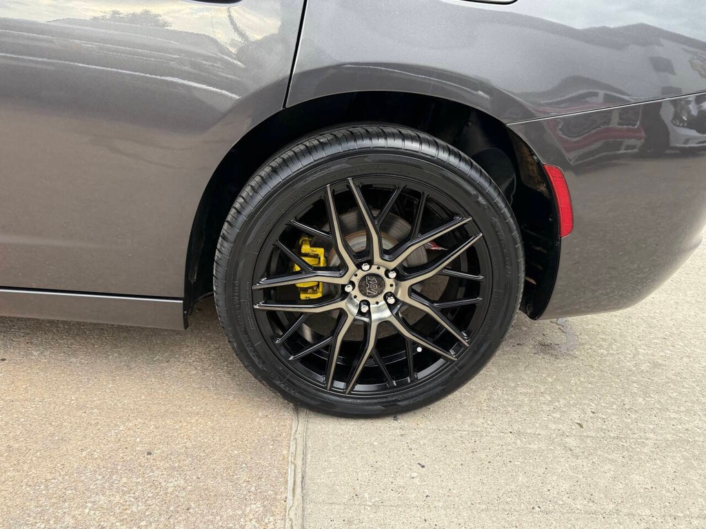 Dodge Charger Vehicle Full-screen Gallery Image 35