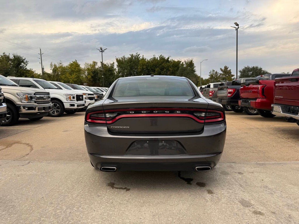 Dodge Charger Vehicle Full-screen Gallery Image 37