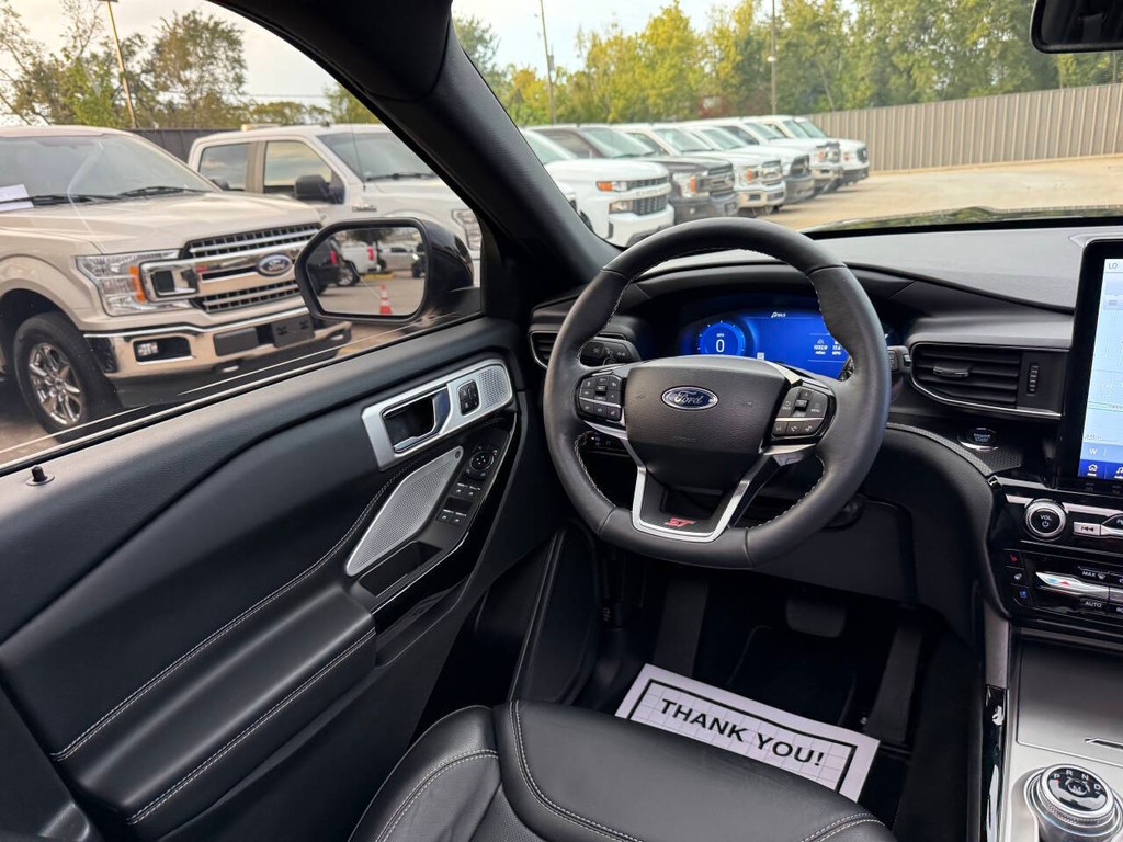 Ford Explorer Vehicle Full-screen Gallery Image 21