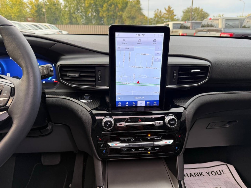 Ford Explorer Vehicle Full-screen Gallery Image 26