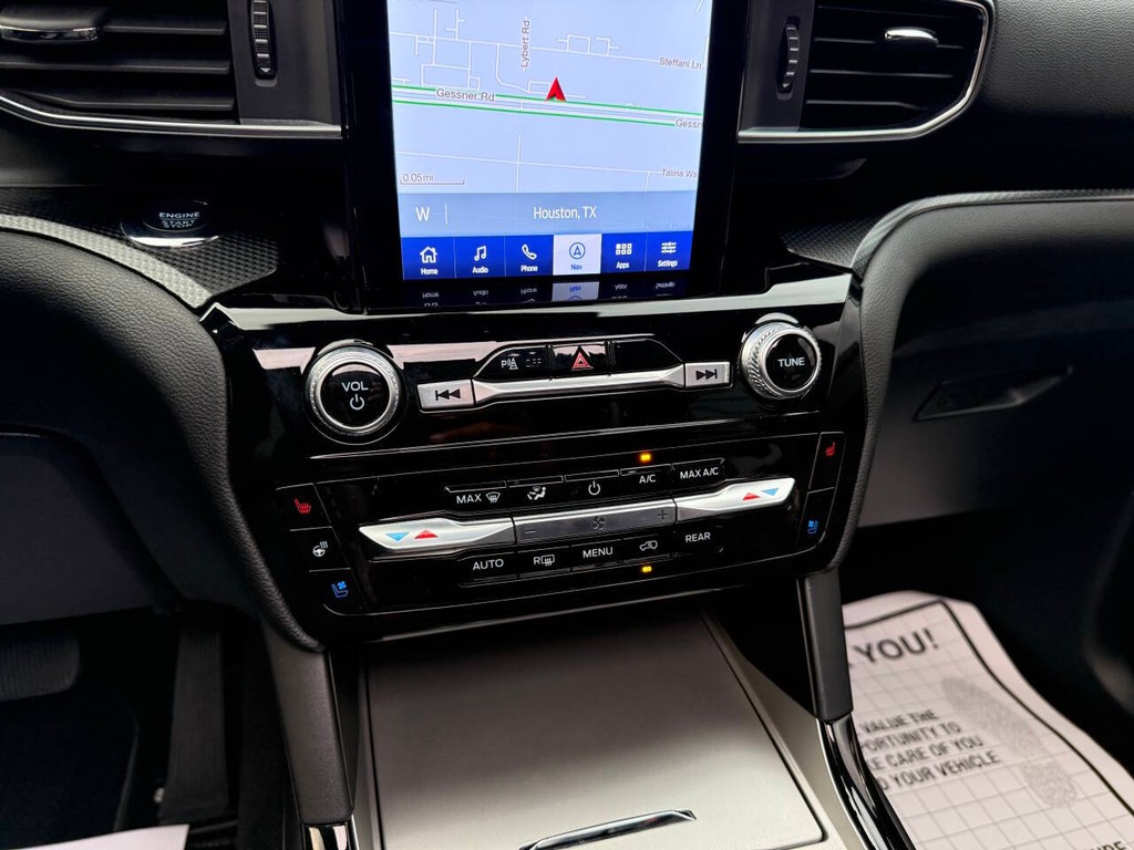 Ford Explorer Vehicle Full-screen Gallery Image 28