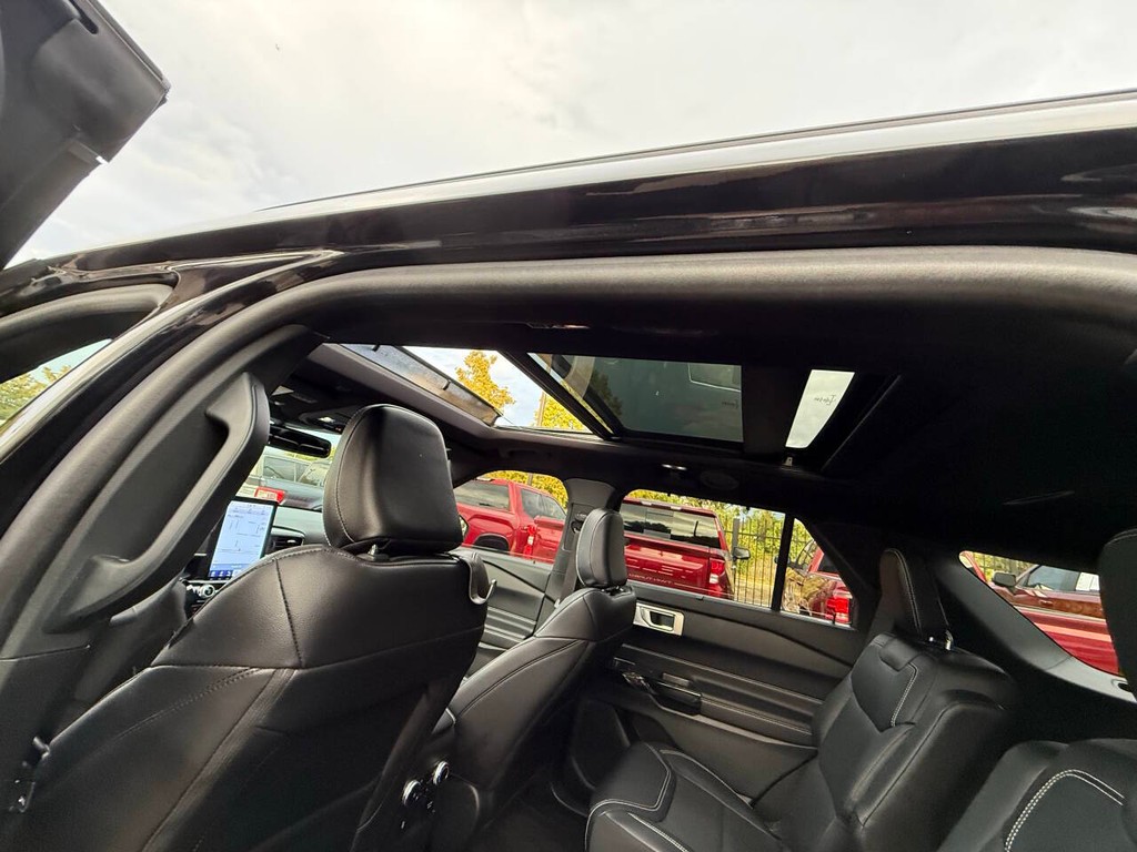 Ford Explorer Vehicle Full-screen Gallery Image 33