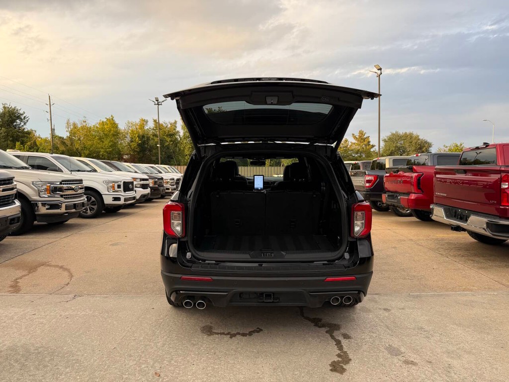 Ford Explorer Vehicle Full-screen Gallery Image 39