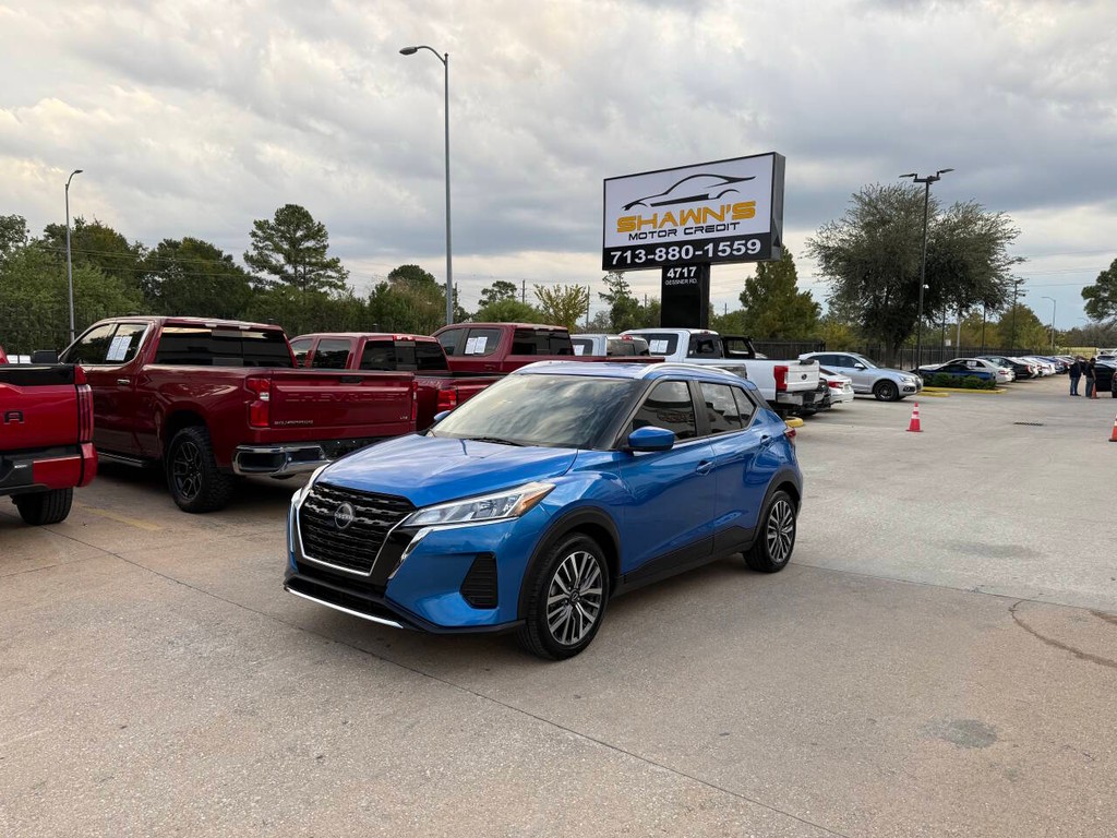 Nissan Kicks Vehicle Full-screen Gallery Image 03