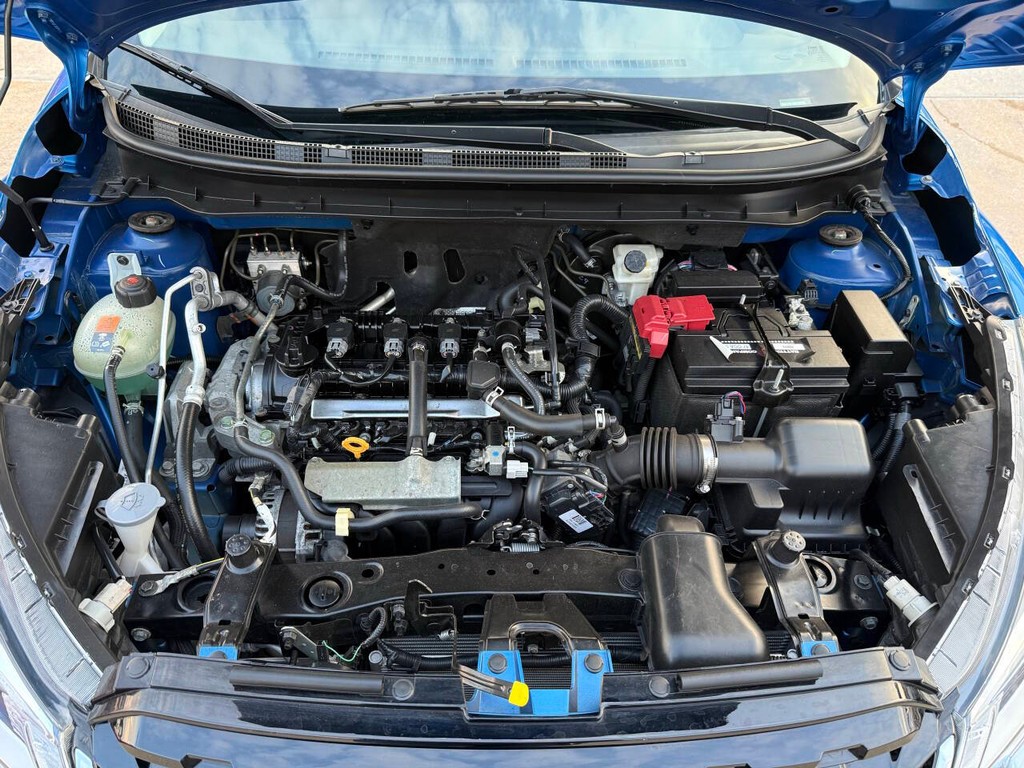 Nissan Kicks Vehicle Full-screen Gallery Image 33