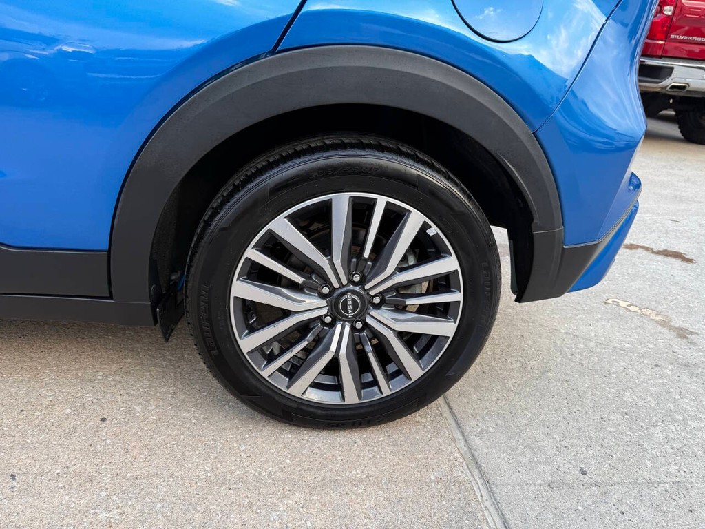 Nissan Kicks Vehicle Full-screen Gallery Image 34