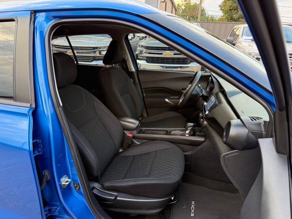 Nissan Kicks Vehicle Full-screen Gallery Image 10