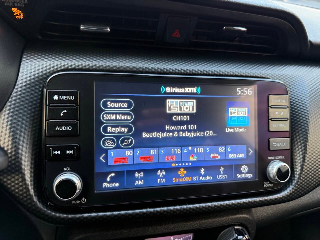 Nissan Kicks Vehicle Full-screen Gallery Image 25