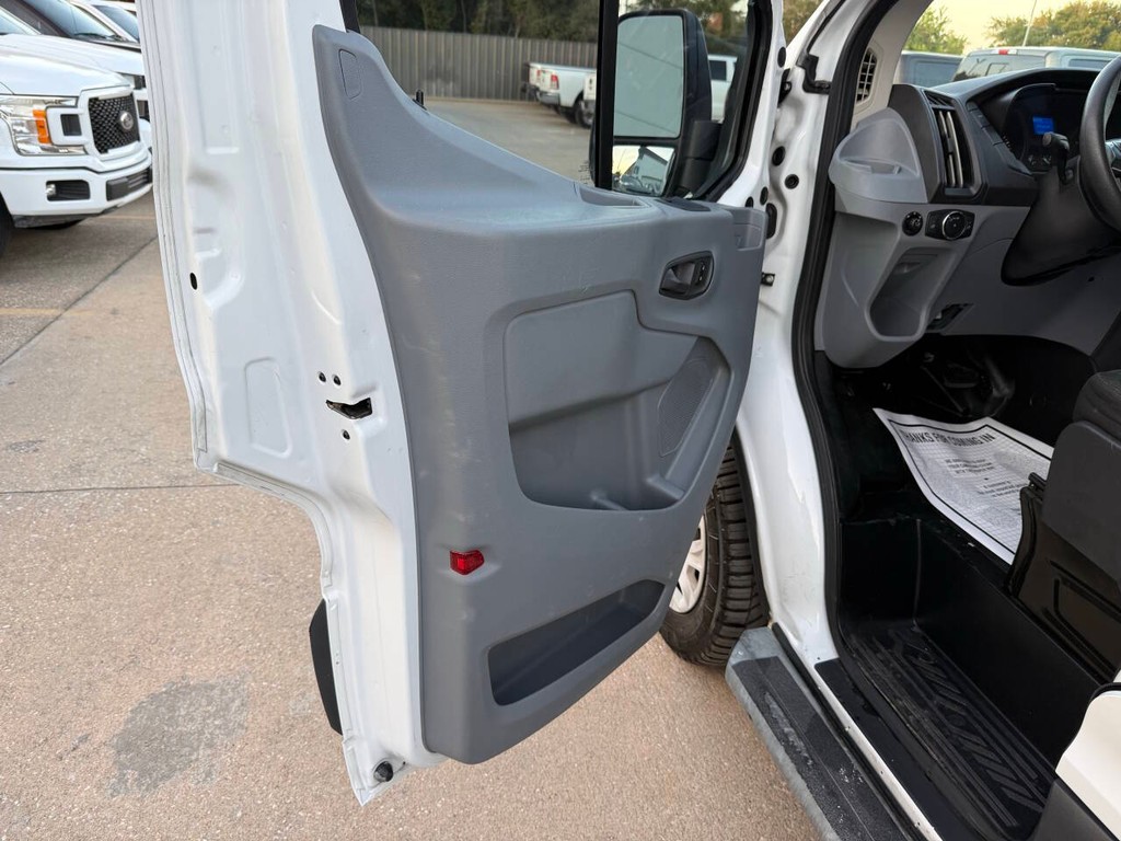 Ford Transit Van Vehicle Full-screen Gallery Image 08