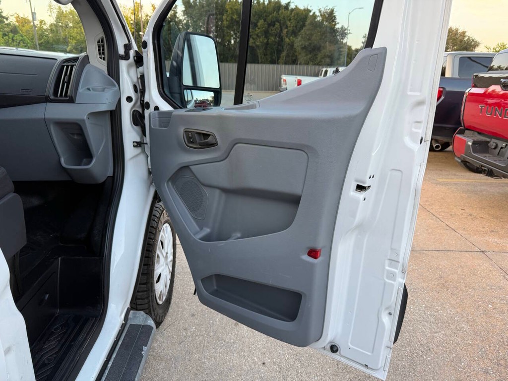 Ford Transit Van Vehicle Full-screen Gallery Image 11